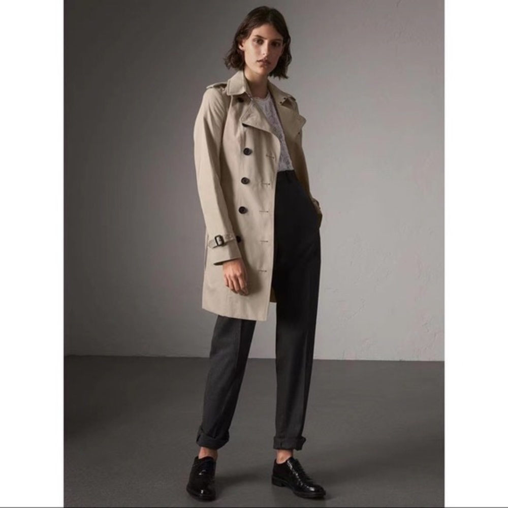 SOLD!! Authentic Burberry harbourne trench coat size 4 - Picture 2 of 14